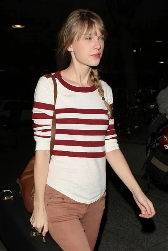 Taylor Swift's without Makeup2