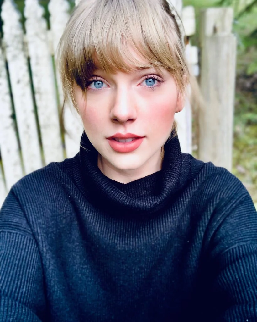 Taylor Swift's without Makeup5